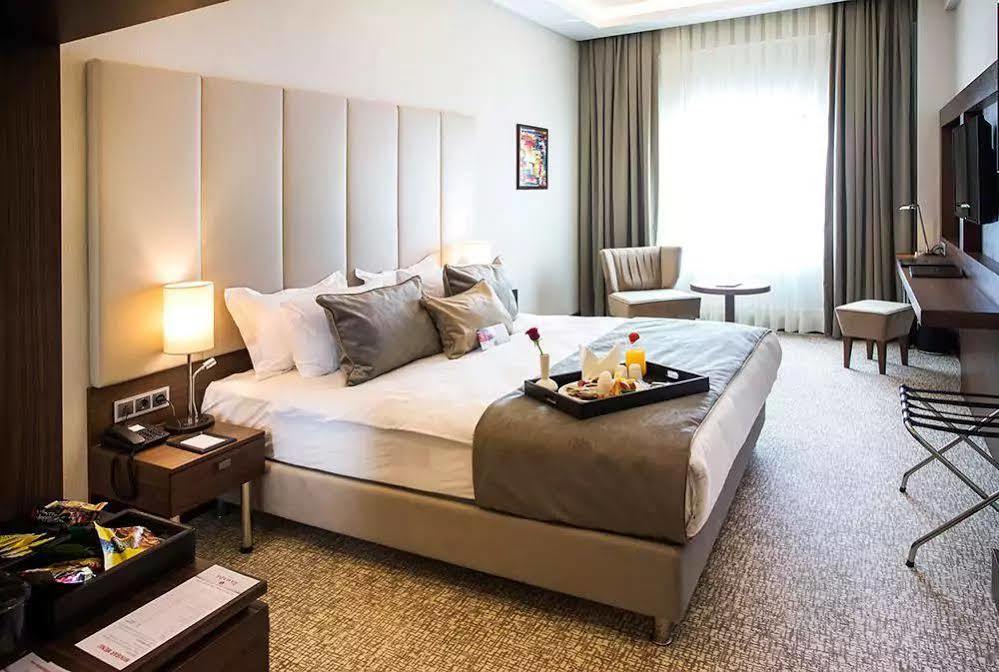 Ramada By Wyndham Yalova Hotell Yalova  Exteriör bild